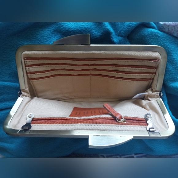 HOBO Hayley Wallet - Picture 4 of 5